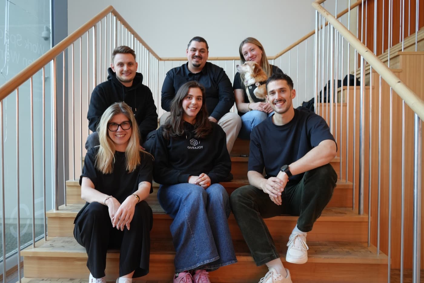 Das GIVEAJOY-Team