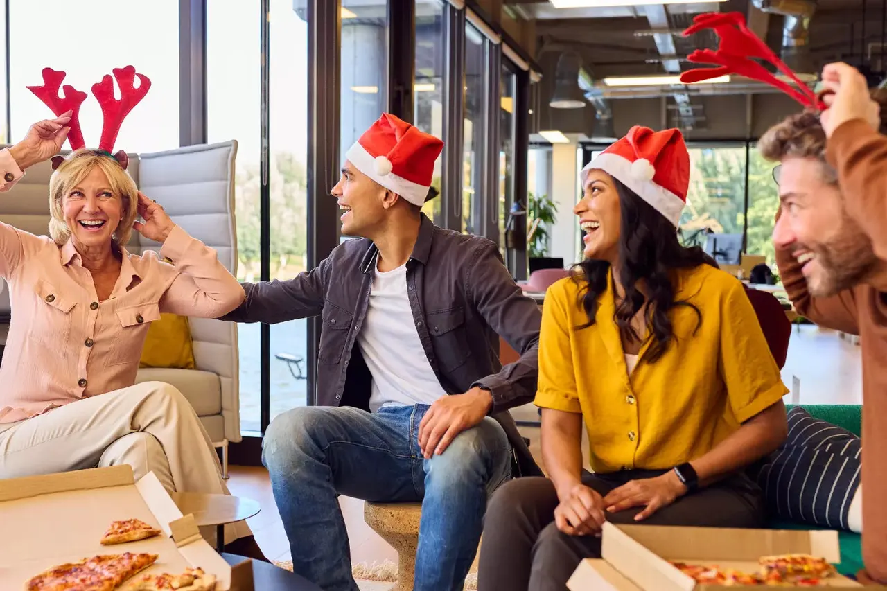 Wie man die Arbeitsmoral während der Weihnachtszeit hochhält: Tipps für Arbeitgeber