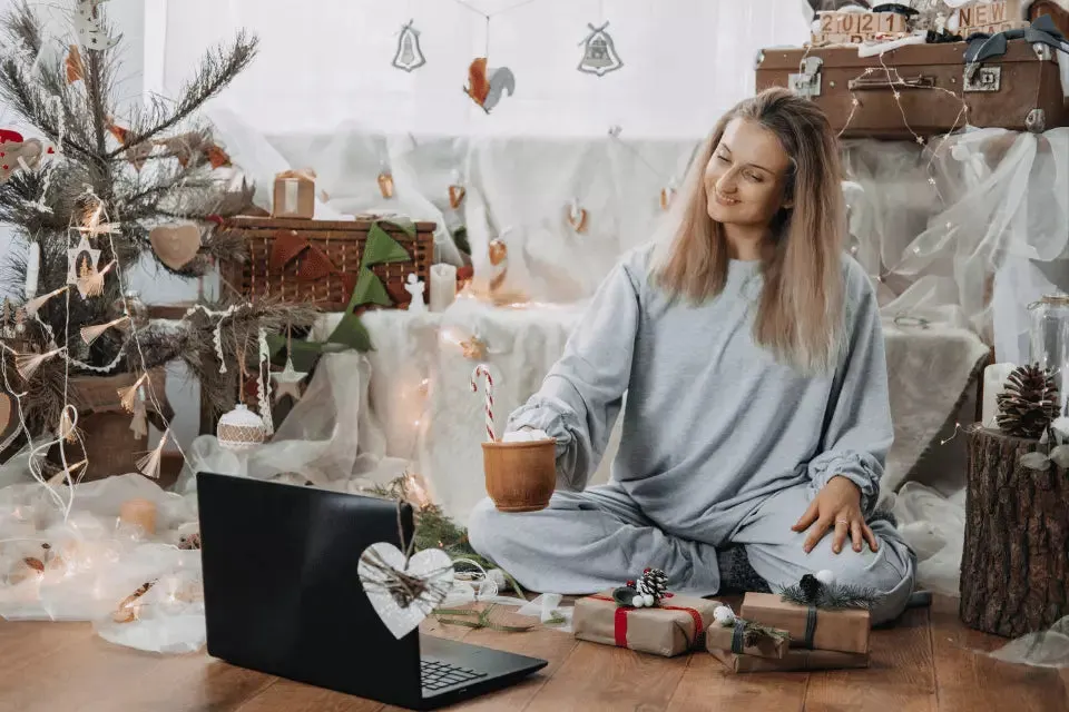 Weihnachten im Home Office: Wie man die festliche Atmosphäre ins Büro bringt