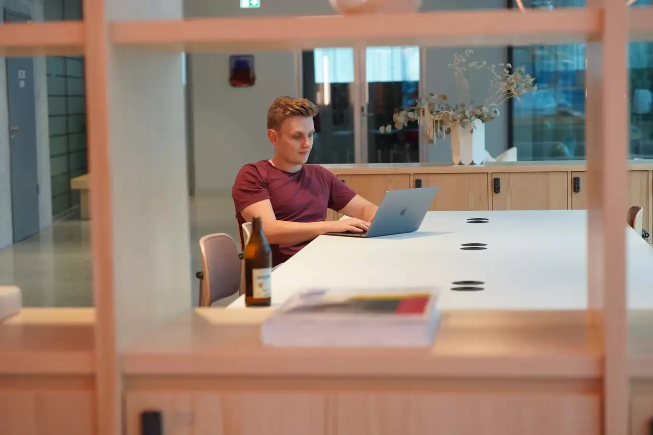 Flexible Arbeitszeiten und Home-Office als Möglichkeiten zur Stärkung der Mitarbeiterbindung